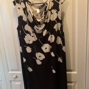 Sleeves dress with pink and white border at hem